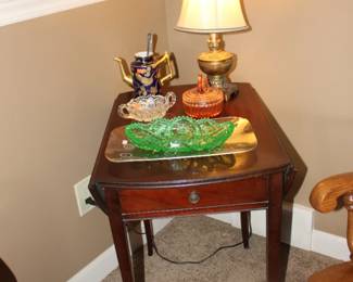Drop Leaf Table, Depression Glass C