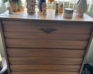 MCM Dresser