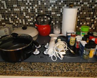 Did we mention that we have lots of kitchen stuff, and spices too!