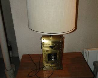 Brass lantern lamp