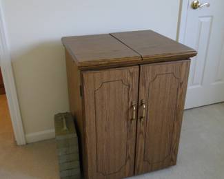 Sewing table closed