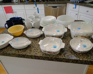 Vintage casserole dishes too