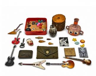 217 VintageTrinketCurioJunkDrawerCollectibles
