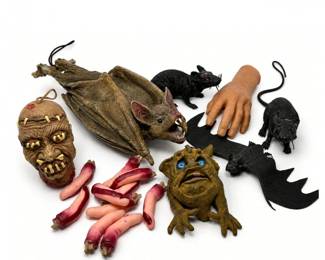 210 VintageHalloweenHorrorPropLotBatsRatsSeveredHands
