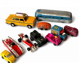21 VintageDieCastToyVehicleLotTaxiRaceCarsBusJeepMatchbox