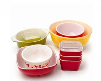 139 VintagePyrexFireKingMixingBowlKitchenLot