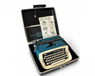 105 VintageRoyalPrecisionPortableTypewriterCase