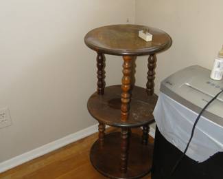 Three tiered round table