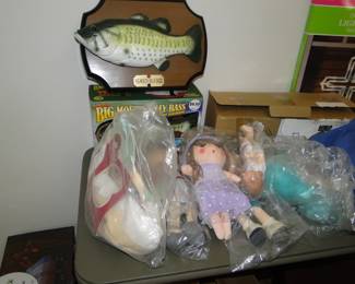 Big Mouth Billy Bass, and some assorted dolls