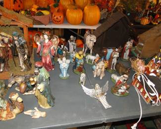 Nativity bits and pieces too