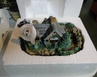 Thomas Kinkade village pieces