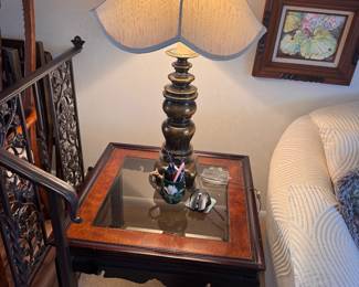 Set of wood tables and lamps 