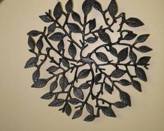 Large round leaf wall art, in metal