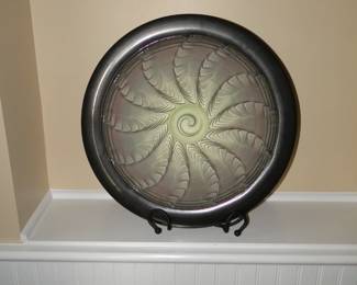Round art piece