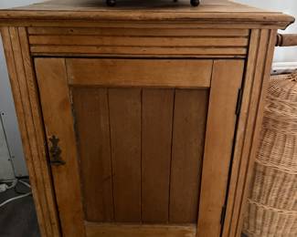 Pine Wash Stand