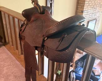Saddle