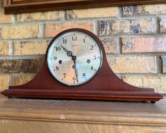 Mantel clock