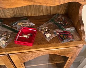 Nice Christmas jewelry 