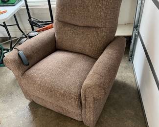 Nice lift chair 