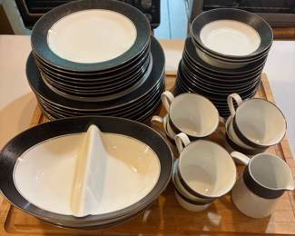 Noritake Mirano Dinnerware Set