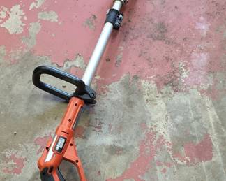 Black  Decker V LithiumIon String Trimmer