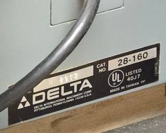 Delta  Bandsaw second image
