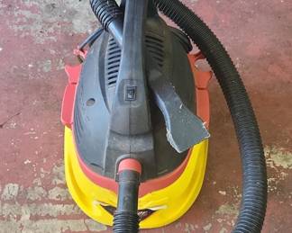 Stinger . Gallon Wet or Dry Vac