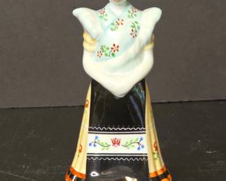 Hollhzi Porcelain Figurine of a Woman in Traditional Dress