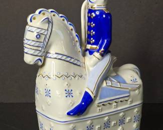 Hollhzi Porcelain Figurine  Hussar on Horseback