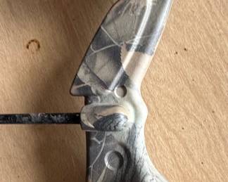 Mossy Oak Camouflage Compound Bow with Quiver and Arrows
