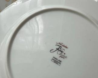 Noritake Fine China "Parklane" Pattern Dinnerware Set