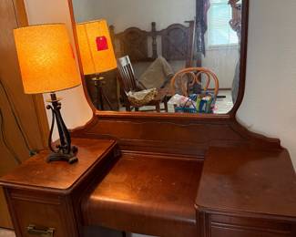 Vtg dresser