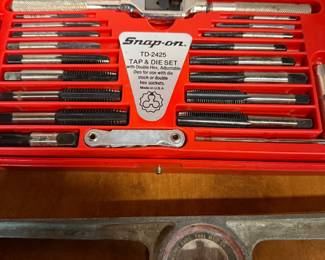 Snap-on die & tap set