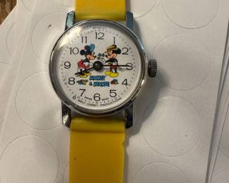 Vtg Mickey & Minnie  Mouse watches (2)