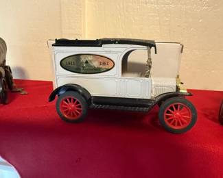1981 Ertl Bell Telephone 70th Anniversary 1913 Ford Model T delivery van coin bank