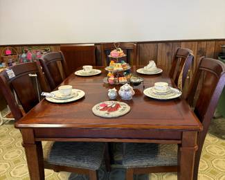 Dining room table, 6-chairs, 1-leaf