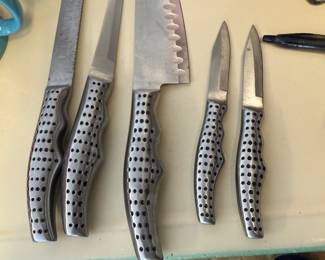 "Forever sharp" knife set