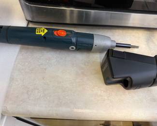 Screwdriver w/charger