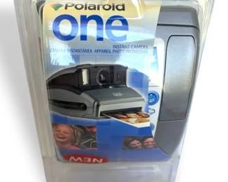 Polaroid One 600 Instant Camera