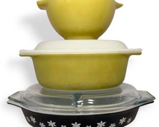 Pyrex 1950s Black Snowflake Divided Dish, Verde Green Casserole Dish,  Cinderella Mixing Bowl