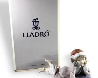 Lladro Christmas Wishes 6194 Figurine