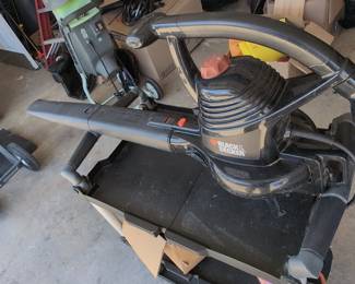 Black & Decker BV3100 3-in-1 Blower/Vacuum/Mulcher