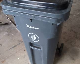 Plastic Prince 64-Gallon Rolling Trash Can