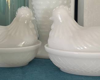 Mini Hens on Nest Milk Glass