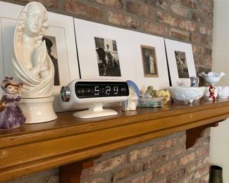 Mantle Vignette