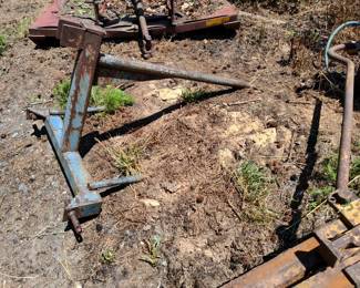 Three-point hay spear