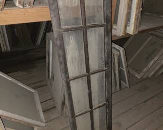 Another great window to use to frame family pictures