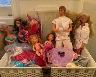 HEY VINTAGE BARBIE & KEN AND BABIES!