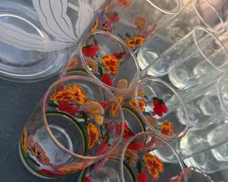 THESE VINTAGE PANSY GLASSES ARE THE CUTEST
