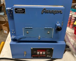 Paragon mini kiln